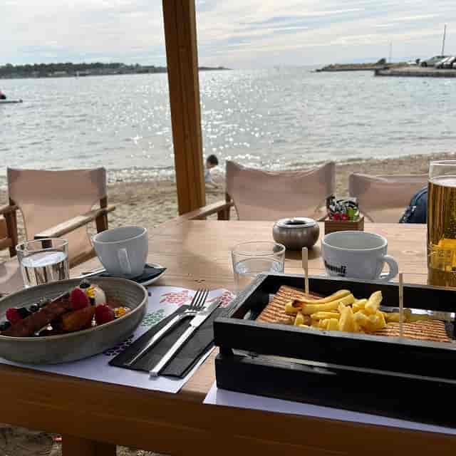 Caretta Riviera beachside venue for informal corporate networking and breakout events.
