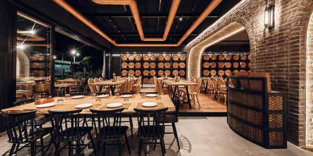 Indoor Restaurant and Lounge