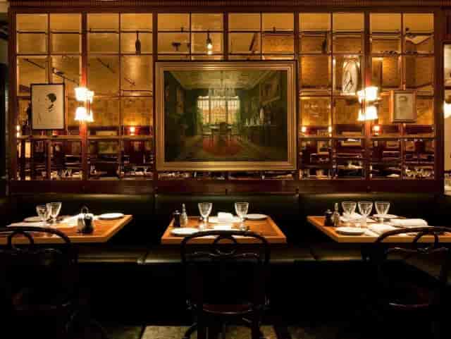 Private dining booth at Preto Queensway, ideal for sophisticated boardroom dinners and events.