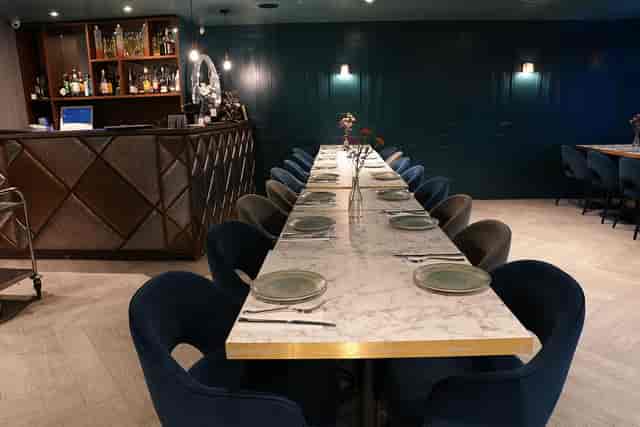 Private dining room in Breeze Highams Park with marble table for intimate events and receptions.