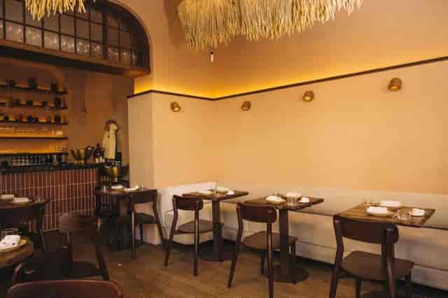 Preto Queensway private dining area for VIP dinners and networking events with bistro seating.