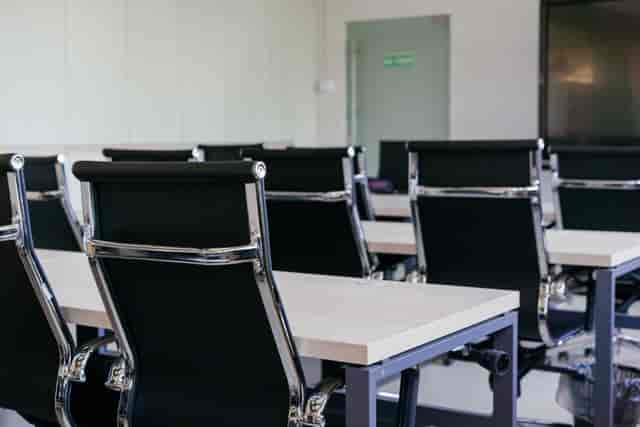 RnR Lounge classroom-style training space for corporate workshops and professional seminars.