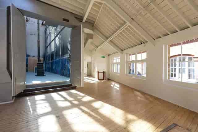Walthamstow Studio 1: Blank-canvas event space with natural light for venue hire and production.
