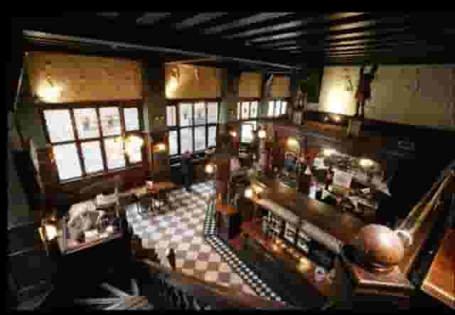 Dining Room / Mezzanine