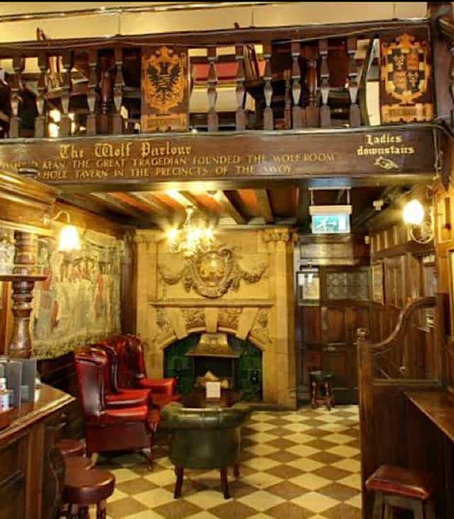 Dining Room / Mezzanine