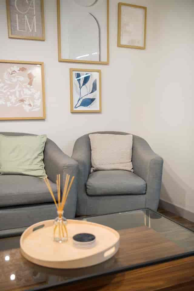 PCS Snug breakout corner in Flexico Workspace for small-group meetings and networking.