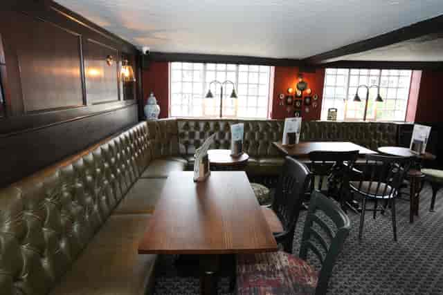 Rustic Conservatory lounge for small business breakout sessions and networking events.