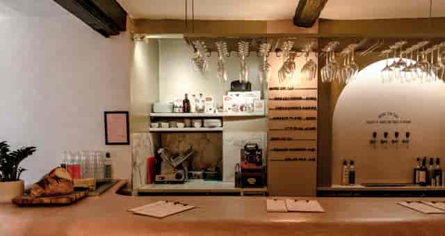 Minimalist KASK Wine Bar, ideal for boutique receptions and networking event rentals.