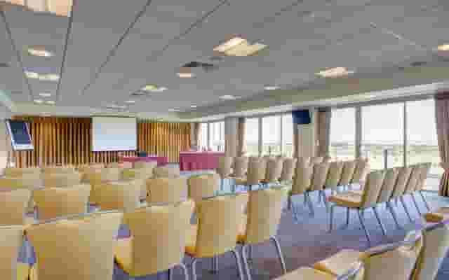 Sandown Park Racecourse