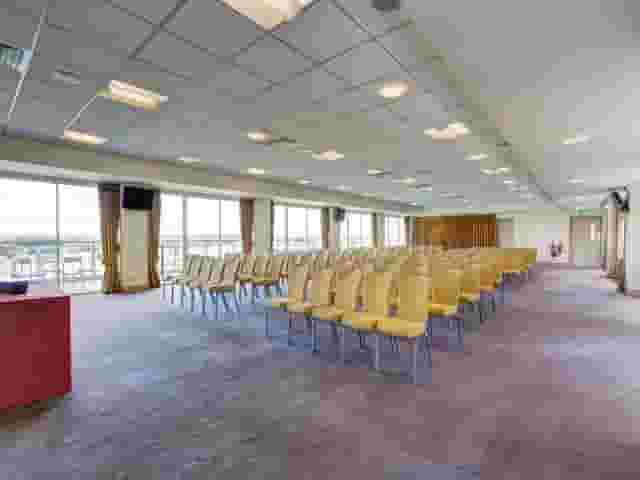 Sandown Park Racecourse