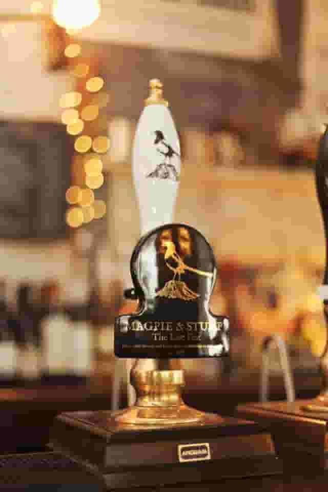 Magpie & Stump
