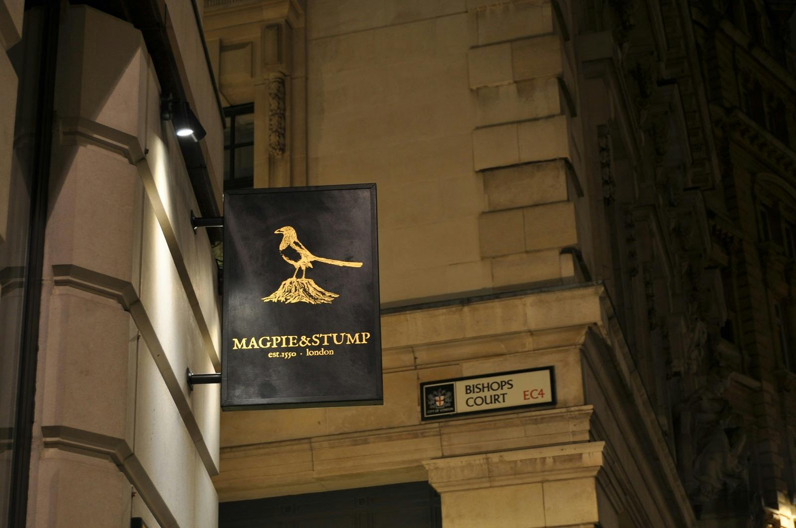Old Bailey Bar at Magpie & Stump, stylish venue for networking events and private gatherings.