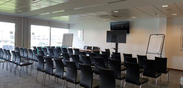 Double Executive Box