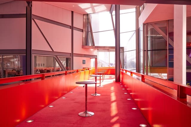 Hexagon Room 