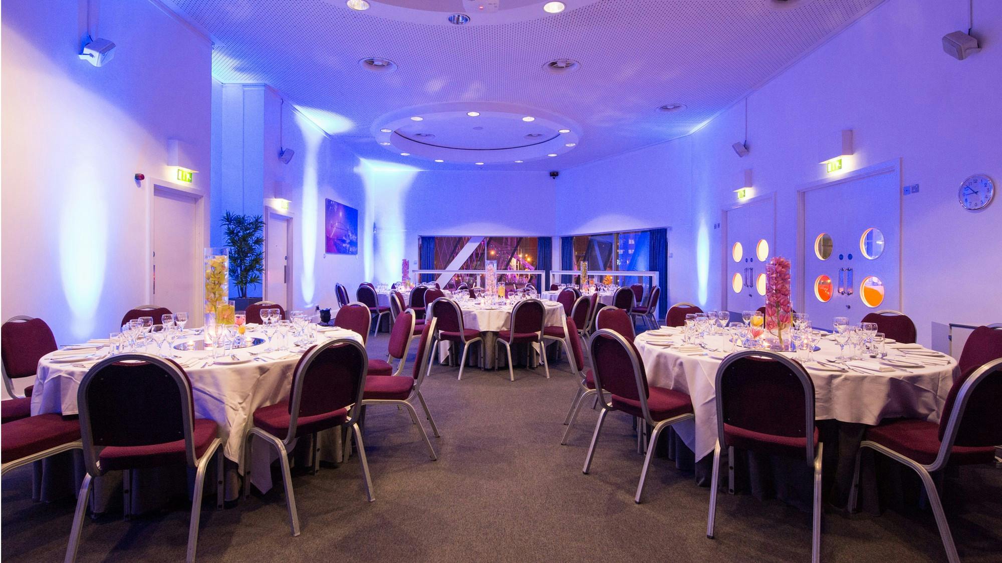 Lowry - Hexagon Room image 1