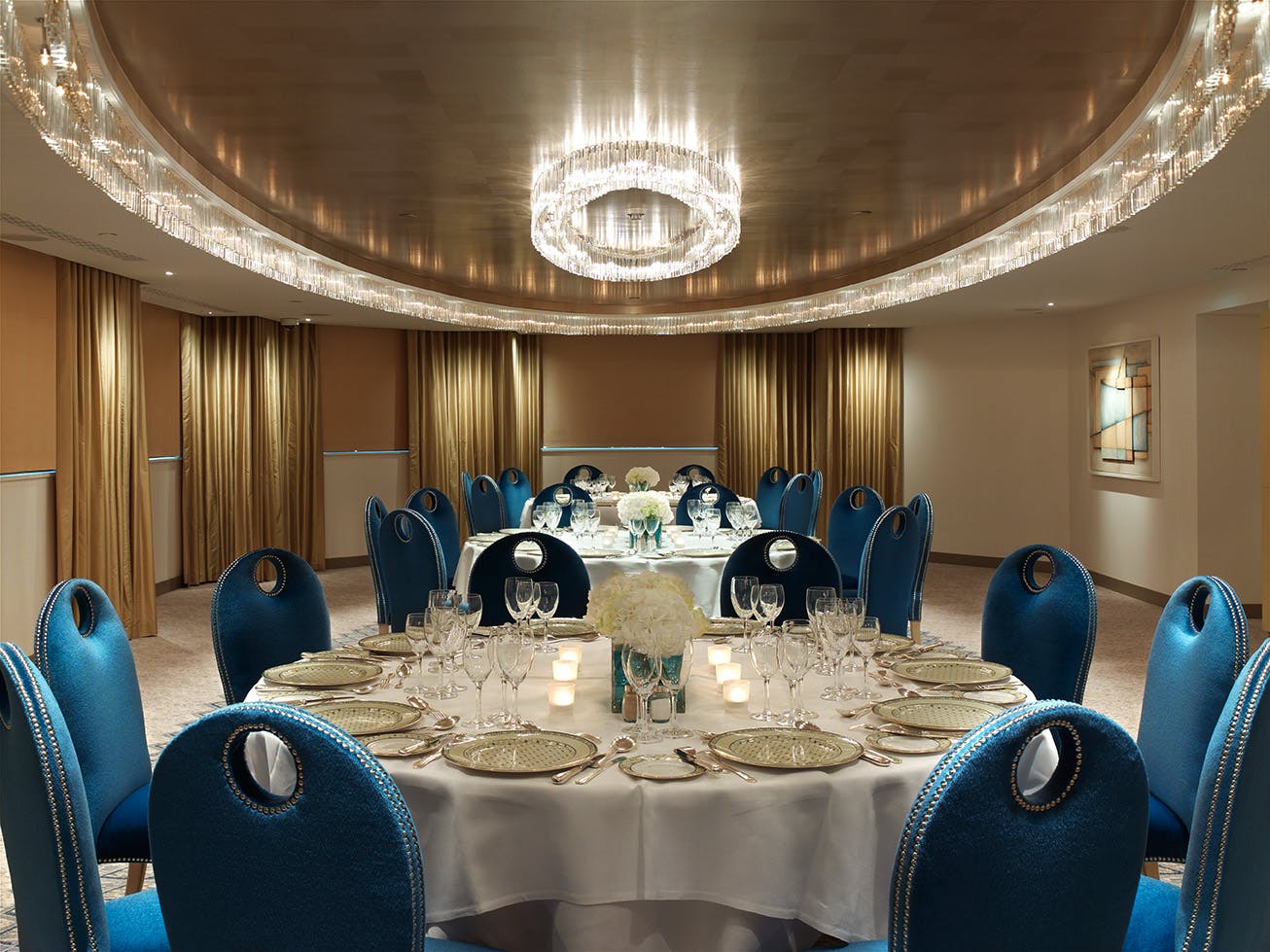 Elegant dining room in Crystal Suite, The Dorchester, ideal for upscale events and meetings.