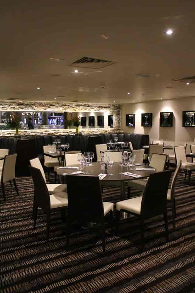 Elegant dining space at Fahrenheit Restaurant, perfect for corporate events and gatherings.