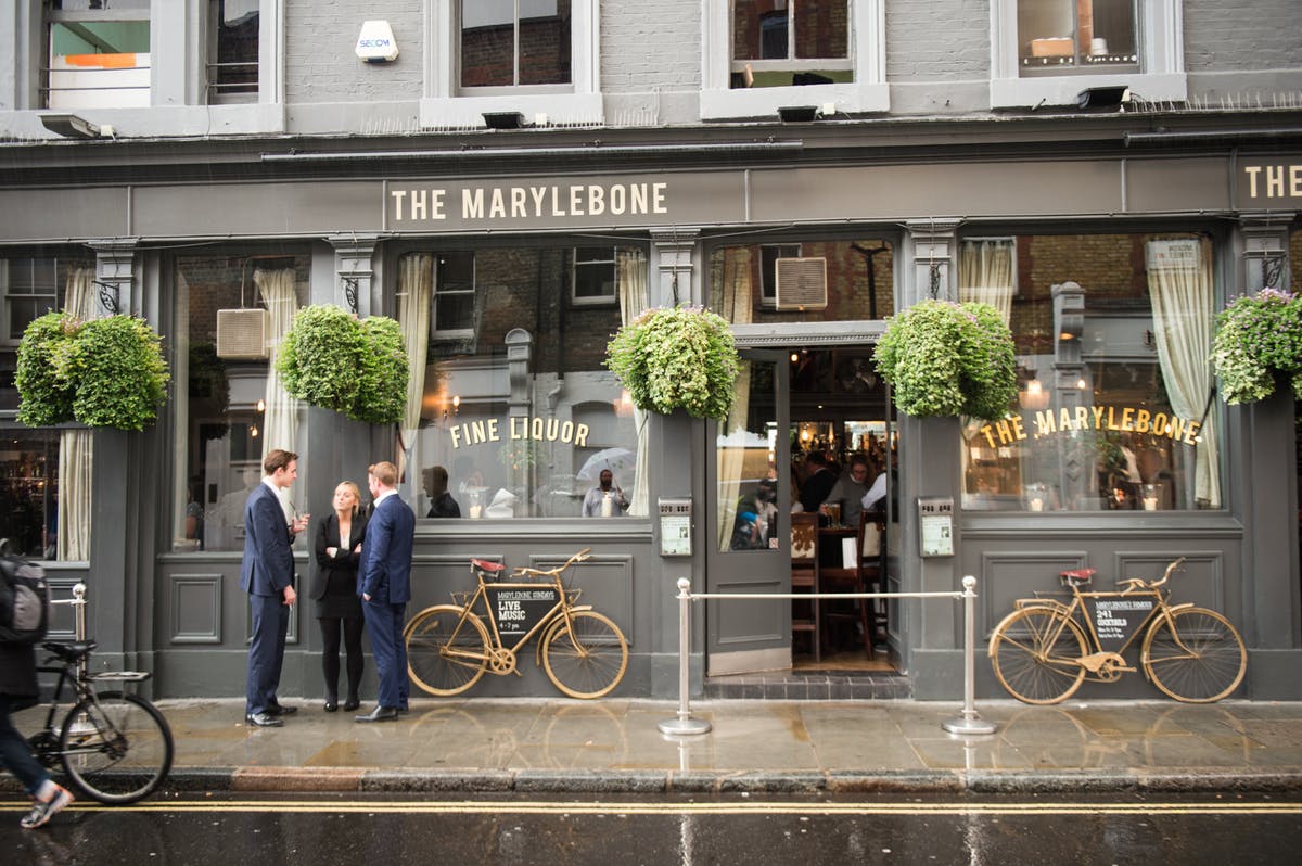 Charming venue with greenery, ideal for networking events and intimate gatherings.