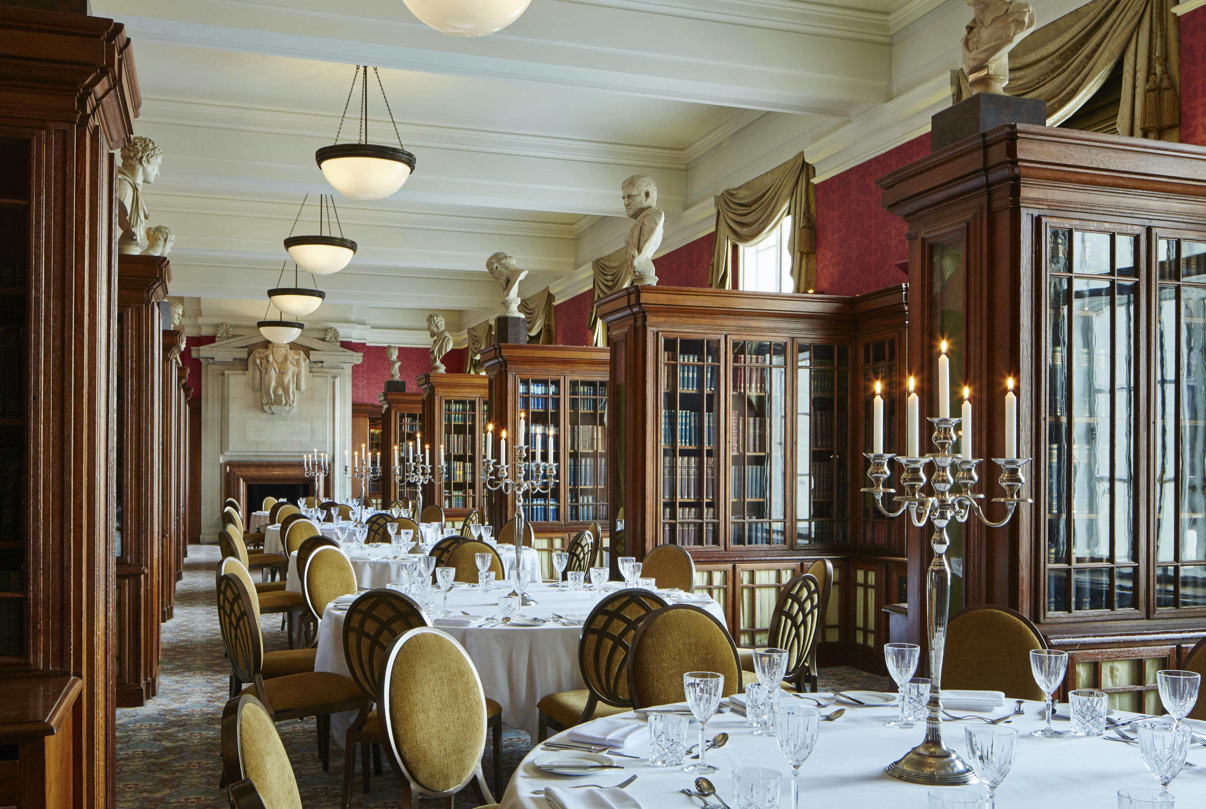 Elegant dining space at London Marriott Hotel, ideal for corporate dinners and gala receptions.