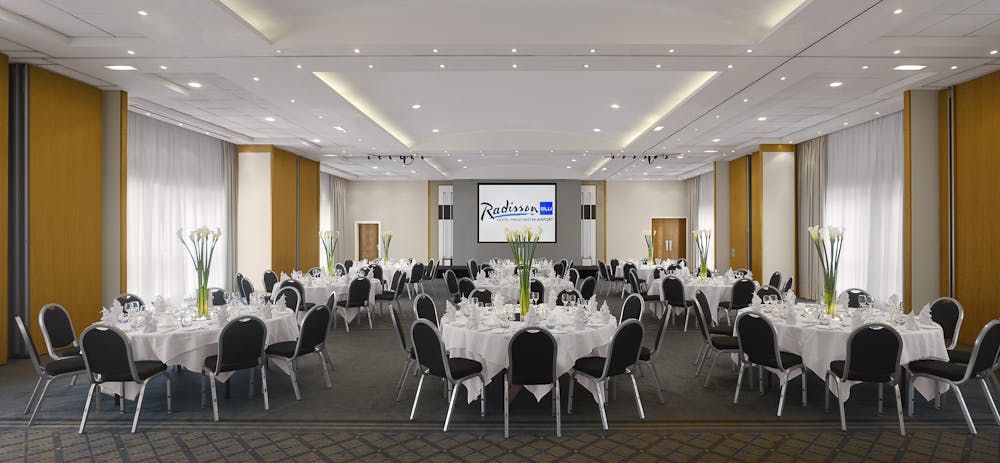 Dublin Suite at Radisson Blu: elegant event space for corporate meetings and banquets.