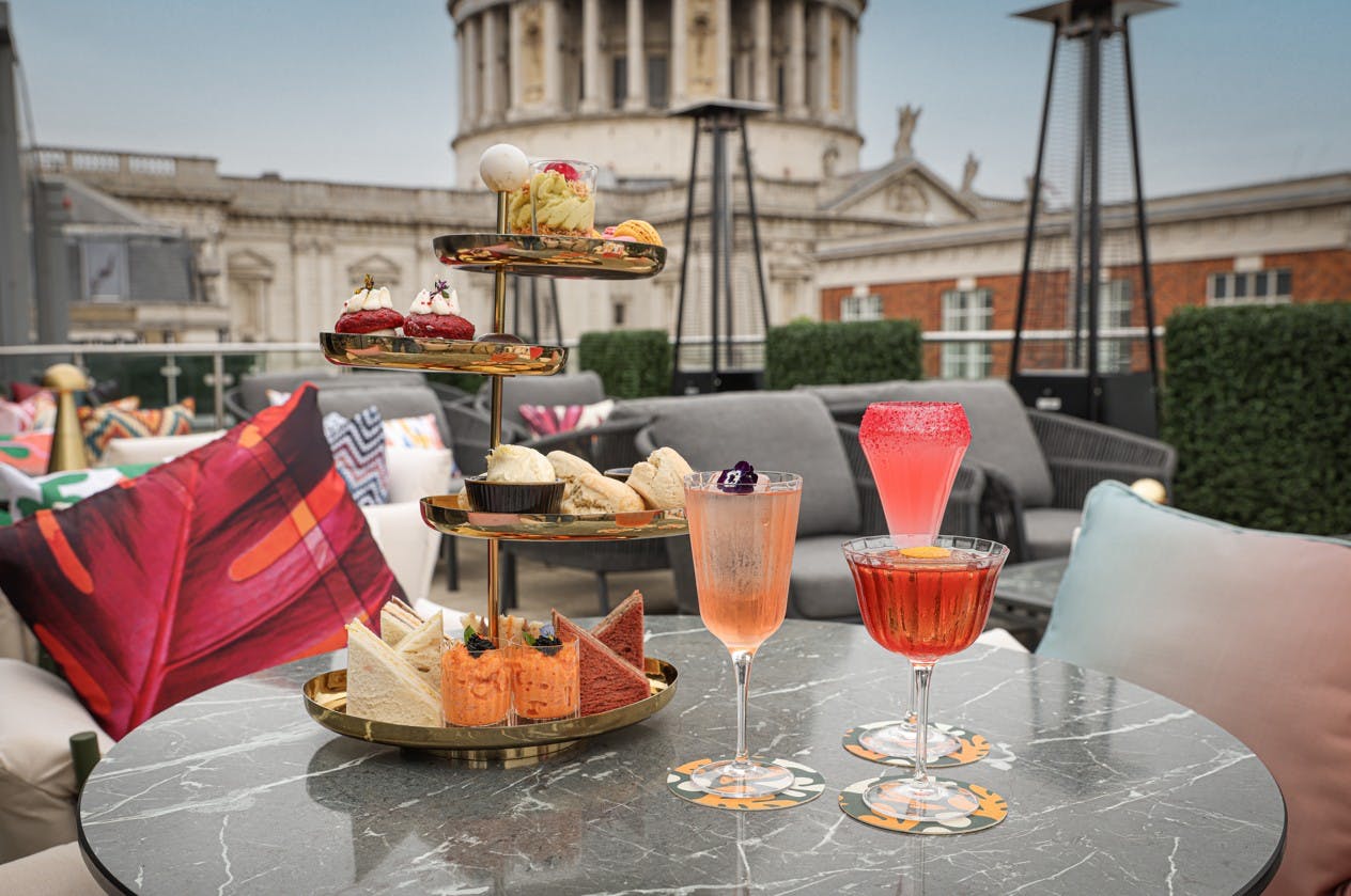 Leonardo Royal Hotel London St.Pauls - Sabine Rooftop Bar image 1