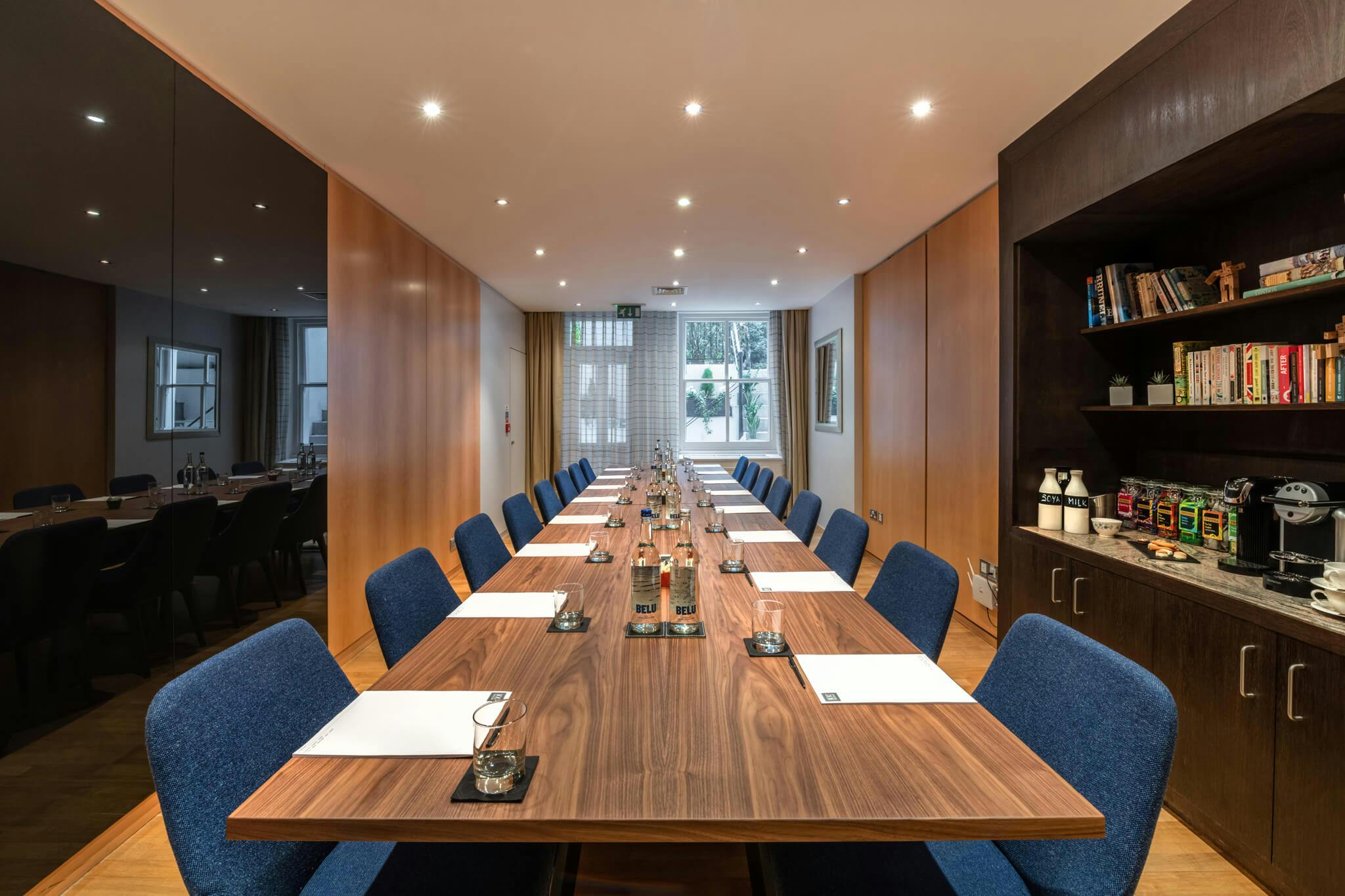 K+K Hotel George - The Boardroom image 1