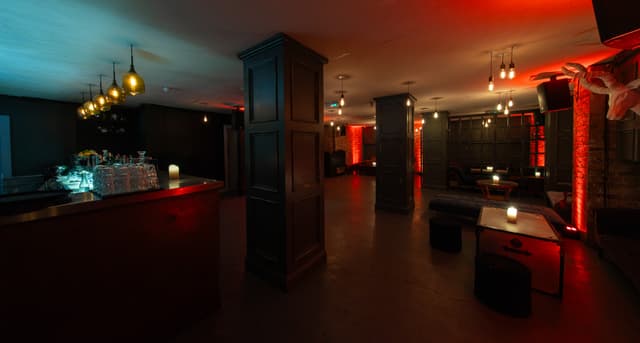 Looking Glass Cocktail Club