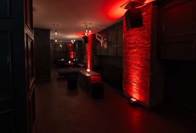 Looking Glass Cocktail Club