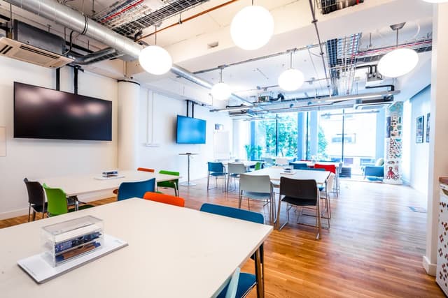 Wallacespace Clerkenwell Green