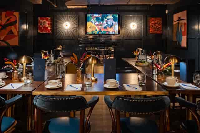 The Bond at Vintry: upscale boardroom for executive meetings and private dinners.