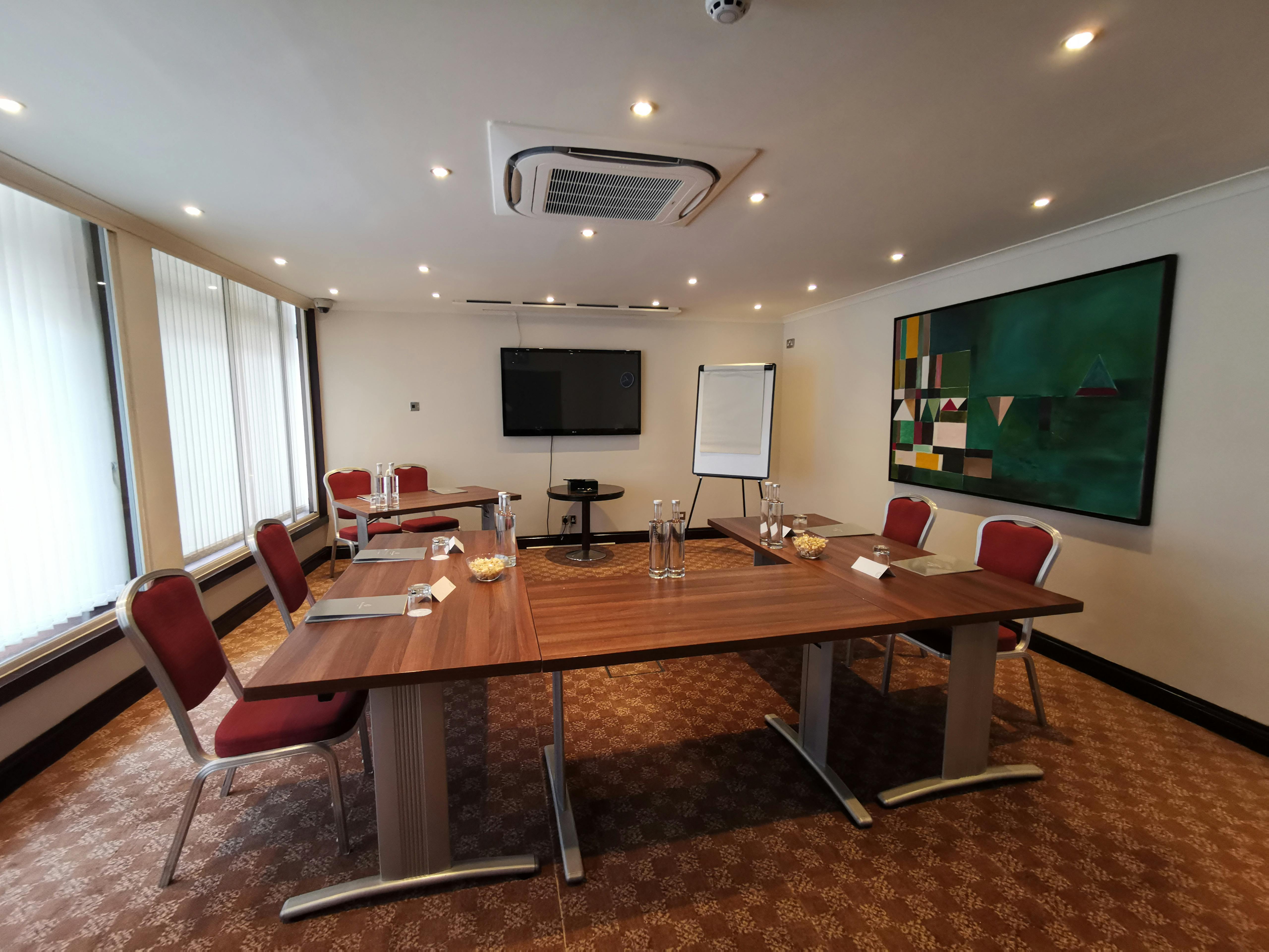 Jermyn Suite meeting room at The Cavendish London, ideal for professional gatherings.