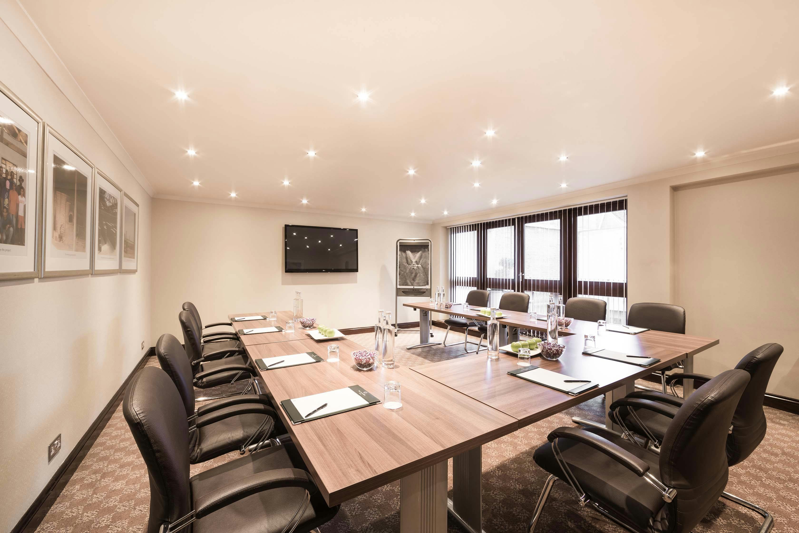 Pall Mall Suite at The Cavendish London, modern meeting room for professional events.