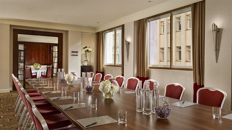 Piccadilly Suite meeting room with elegant decor for corporate events in The Cavendish London.