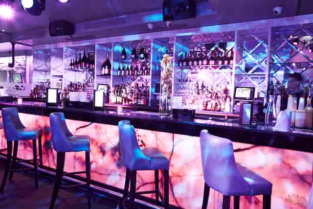 Sleek modern bar setup in Aquum, ideal for upscale cocktail receptions and social gatherings.