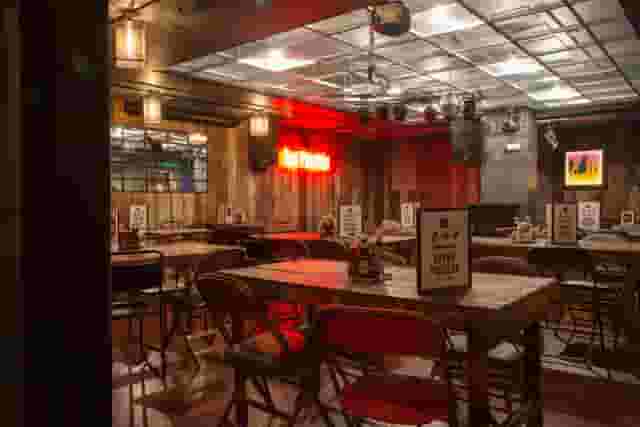 The Phoenix, Cavendish Square
