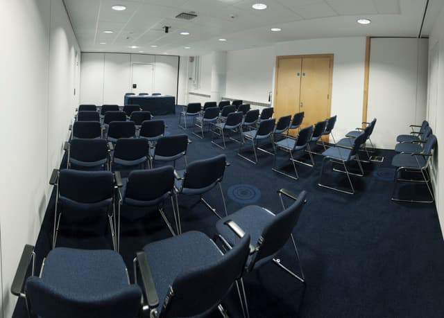Exchange Room 8