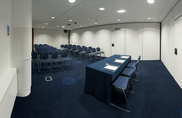 Exchange Room 8