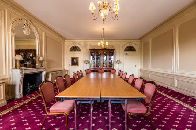 Handley Page Room