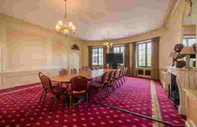 Handley Page Room