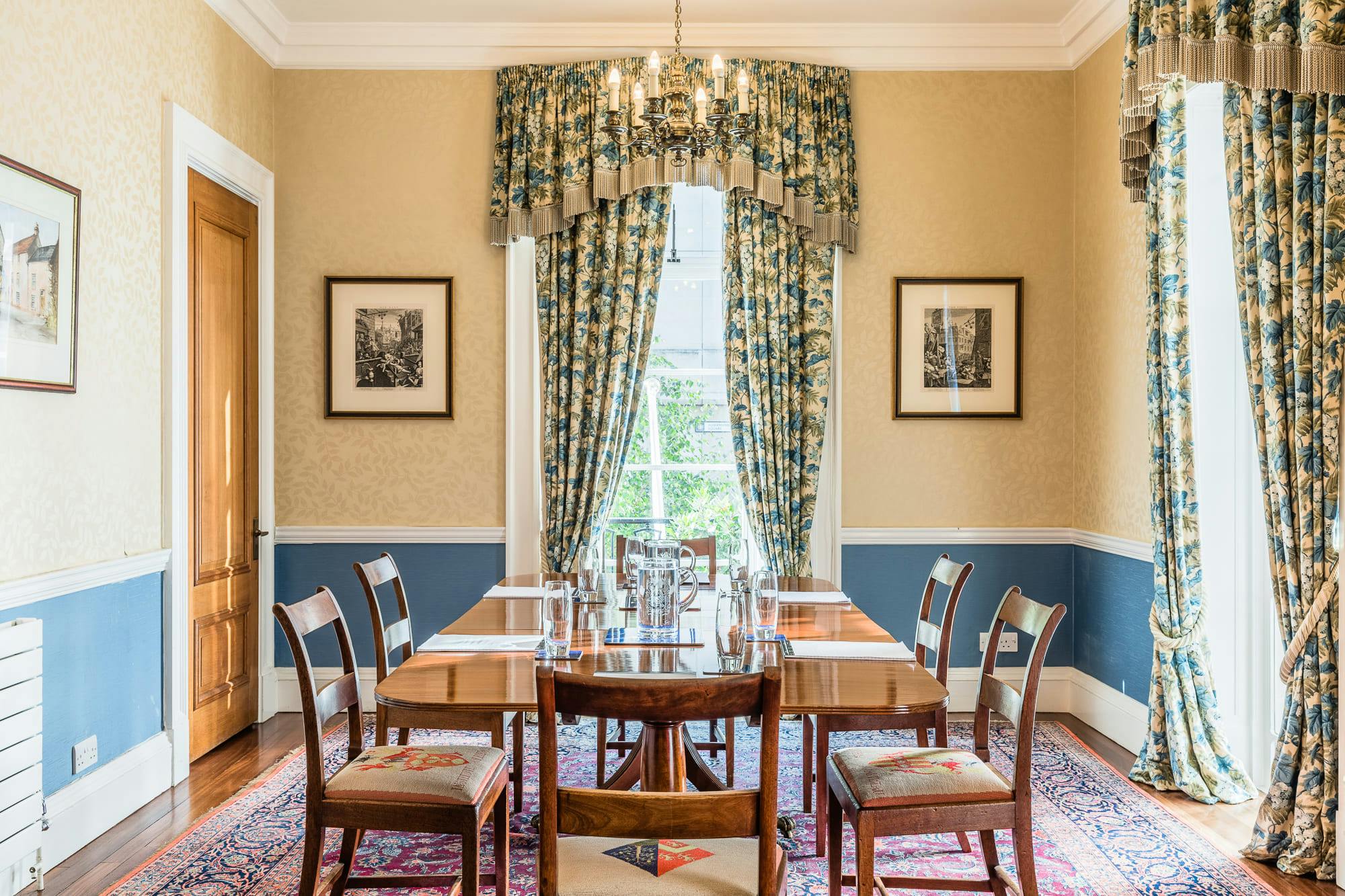 Elegant meeting room at Brewers Hall, ideal for executive gatherings and collaboration.