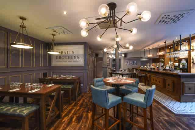 Elegant event venue with stylish decor, ideal for meetings and gatherings in Adams Court.