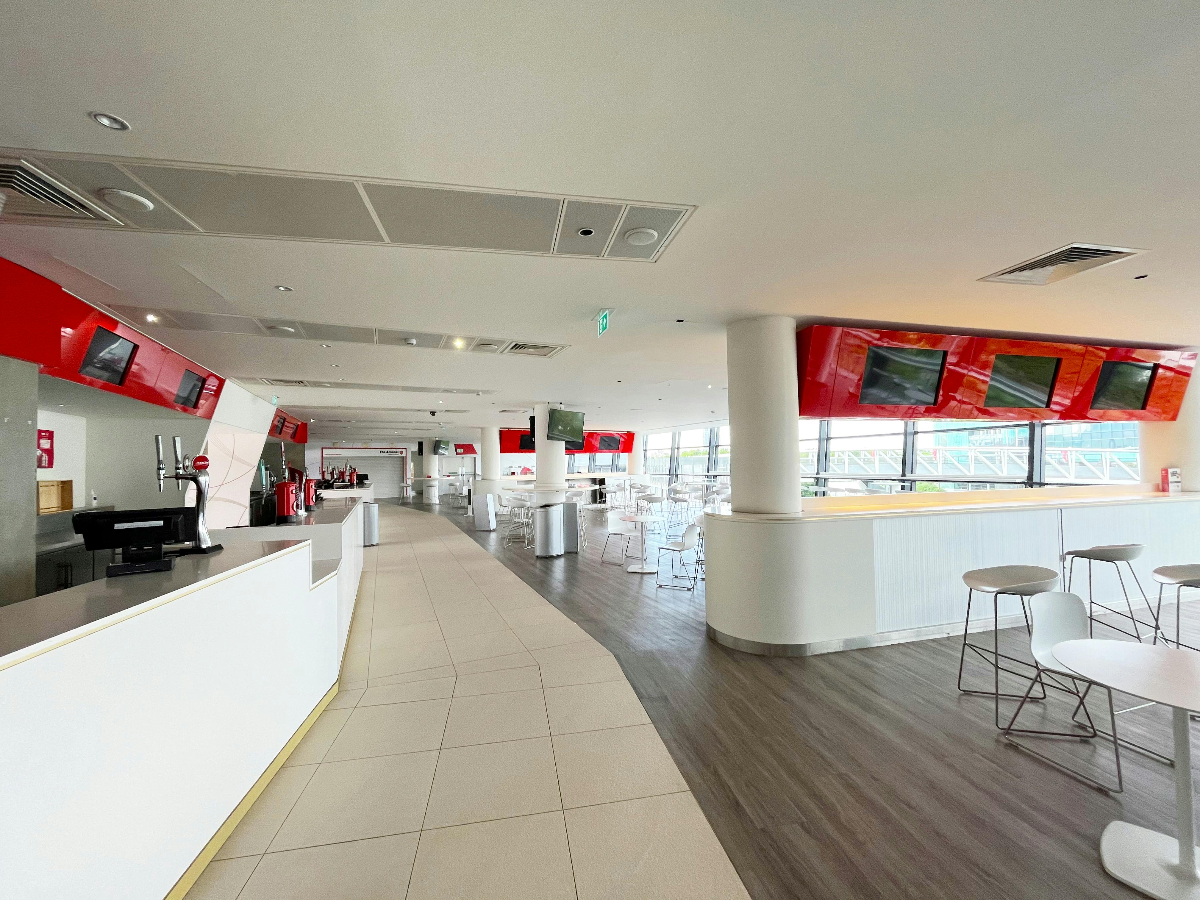 Legends at Arsenal FC: modern event venue with bar, ideal for networking and gatherings.