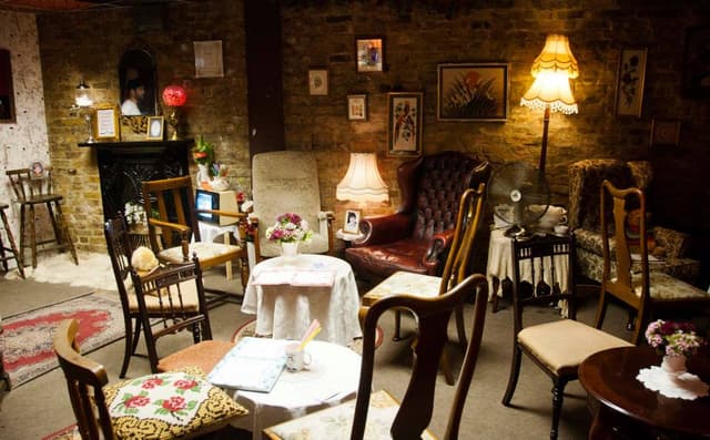 Little Nan's Bar