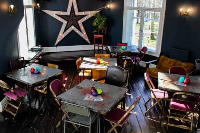 Star by Hackney Downs