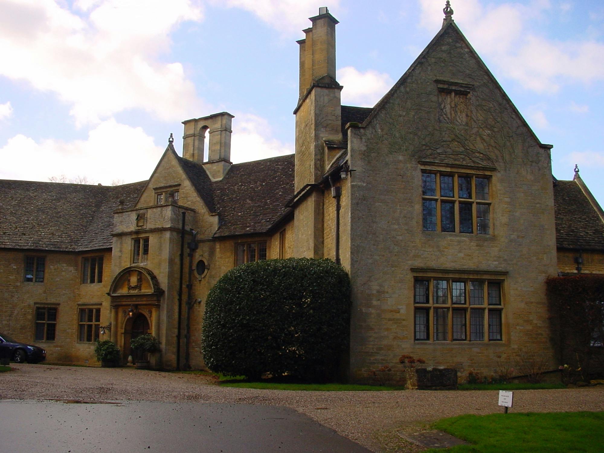 Foxhill_Manor__1_.jpg