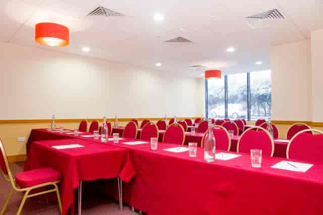 William Preston meeting room with U-shaped layout, ideal for corporate training and board meetings.