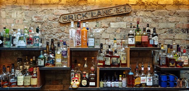 Apples and Pears Bar