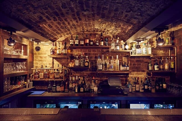 Apples and Pears Bar