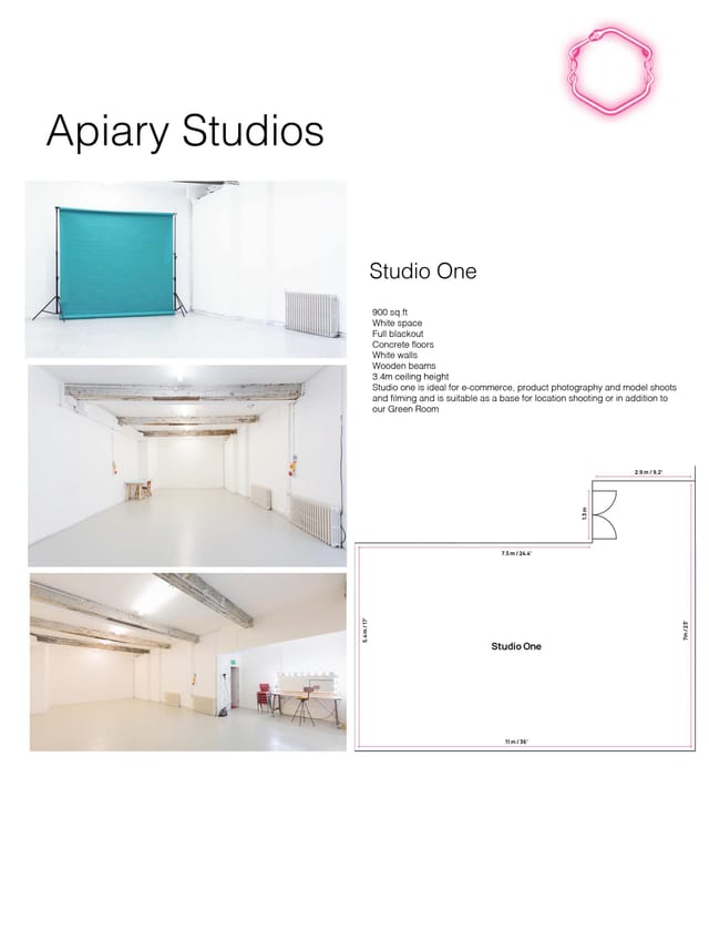 Versatile event space with bright walls and green screen for meetings and workshops.