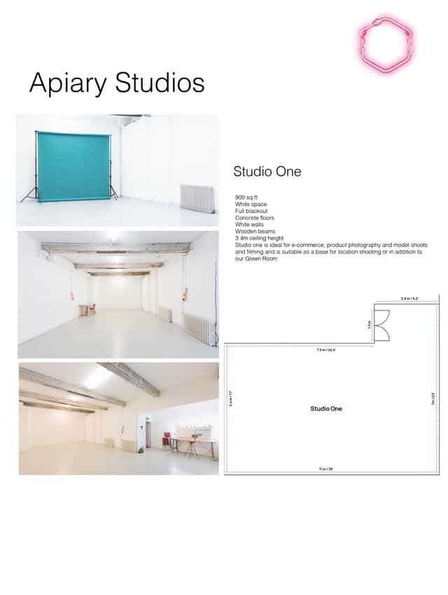 Versatile event space with bright walls and green screen for meetings and workshops.